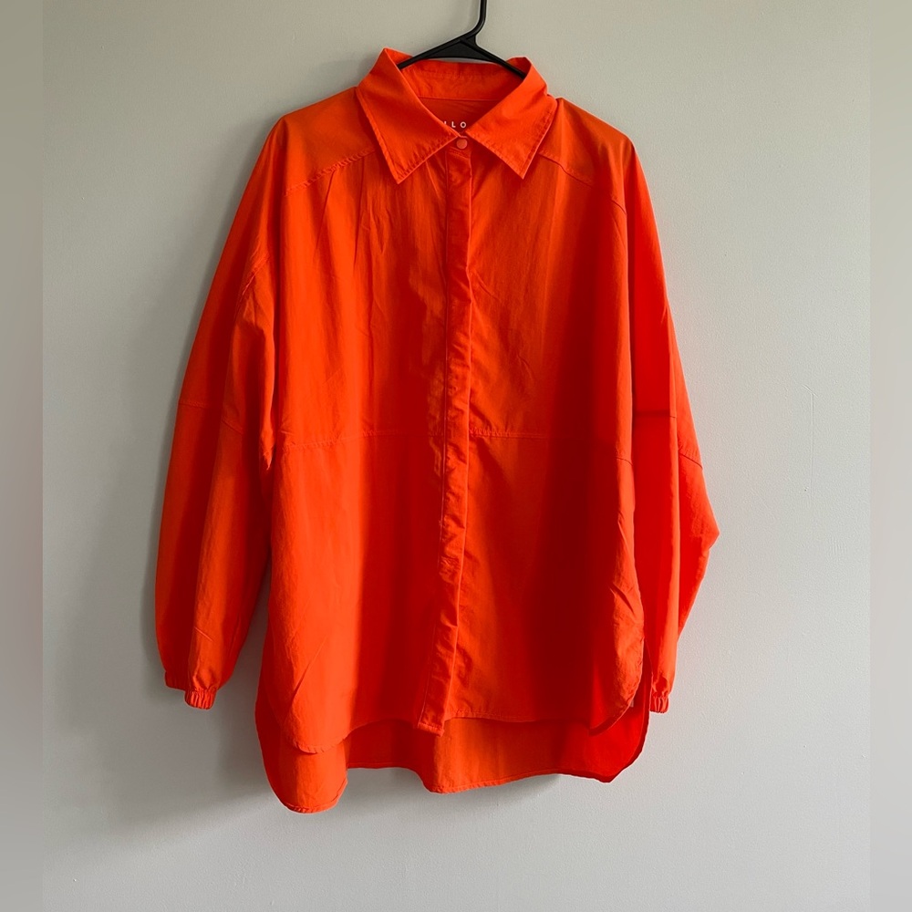 WILO Women's Parachute High-Low Shirt/Workout Top Orange Size Medium NWT